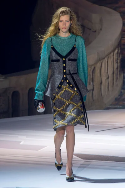 Look 2